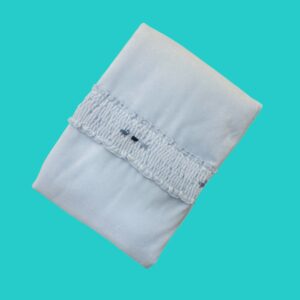 coperta in ciniglia ricamata a mano