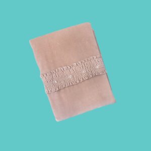 coperta in ciniglia ricamata a mano